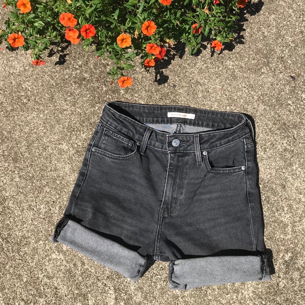 levi’s high rise black washed denim mom shorts